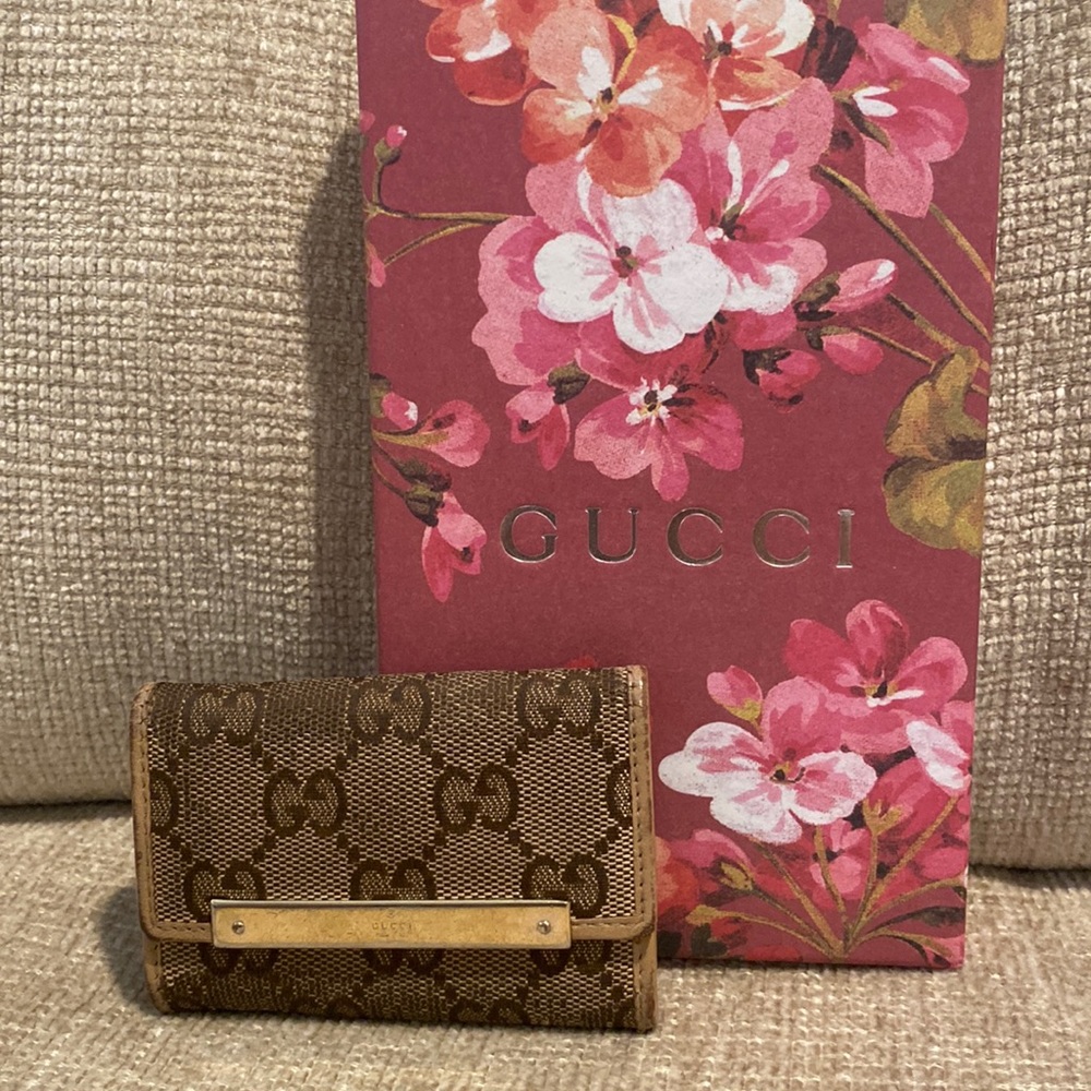 Authentic Gucci Key and Cars holder